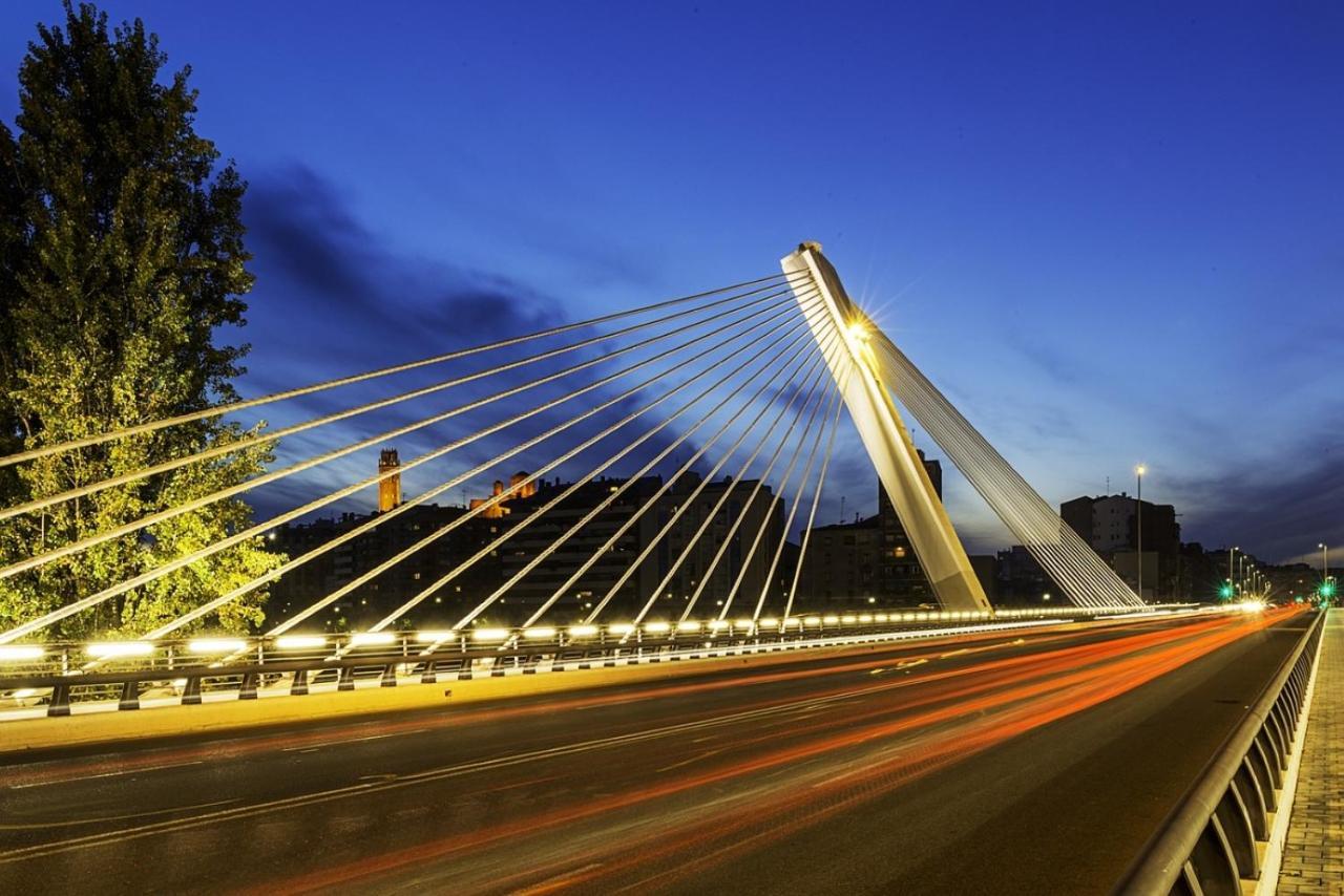โอโย โอสตัล โนบาดิส-ใหม่ Hotel แซร์เบรา ภายนอก รูปภาพ