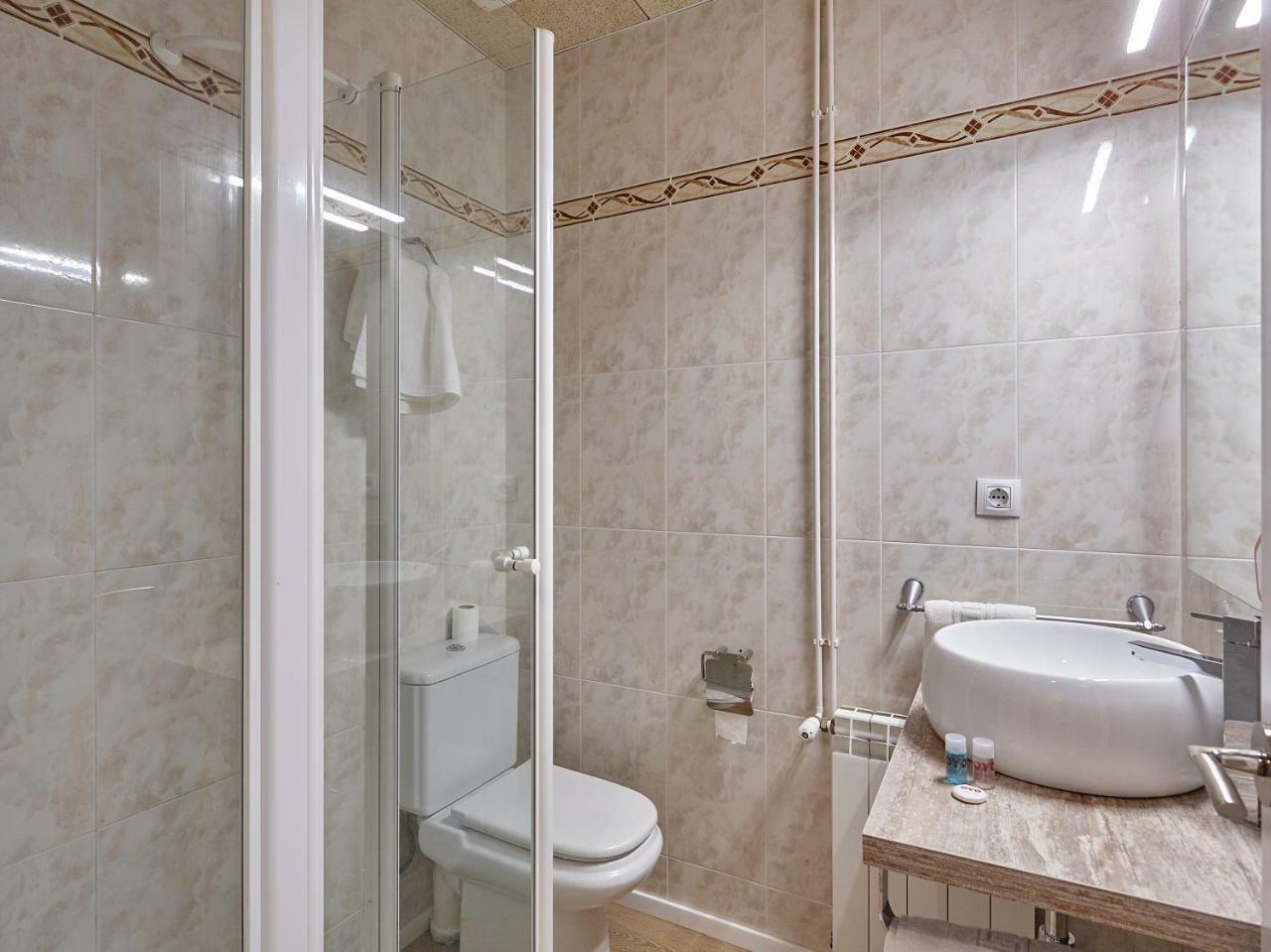 โอโย โอสตัล โนบาดิส-ใหม่ Hotel แซร์เบรา ภายนอก รูปภาพ